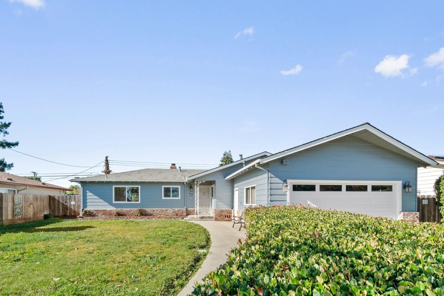 Detail Gallery Image 4 of 5 For 612 Alameda Ave, Salinas,  CA 93901 - 3 Beds | 2 Baths