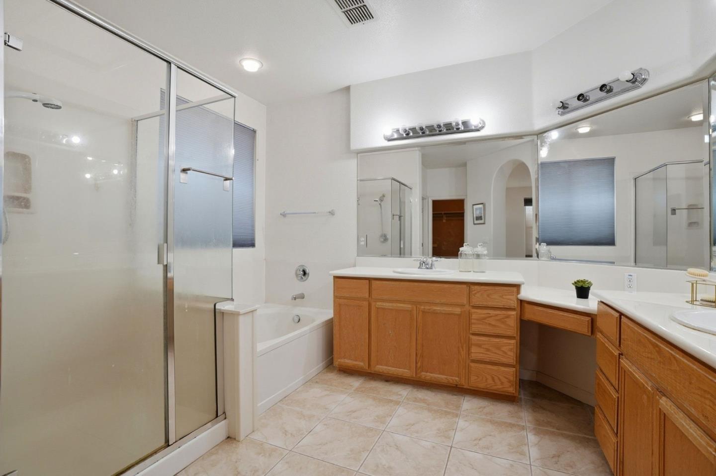 Detail Gallery Image 24 of 40 For 8727 Bergamo Cir, Stockton,  CA 95212 - 4 Beds | 3 Baths