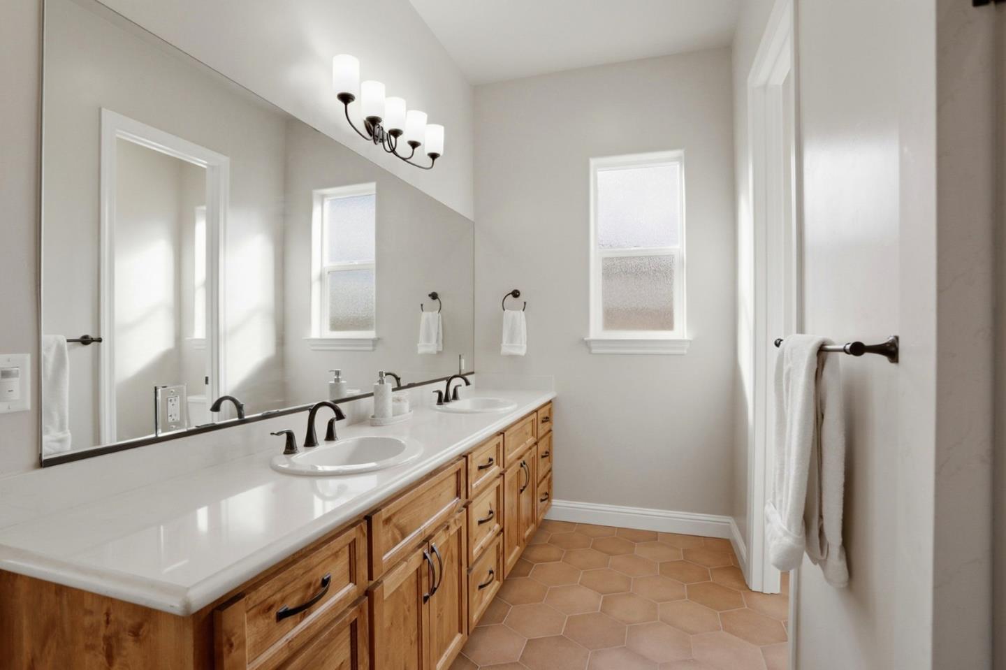 Detail Gallery Image 28 of 37 For 65 Ralphs Way, Hollister,  CA 95023 - 4 Beds | 3 Baths