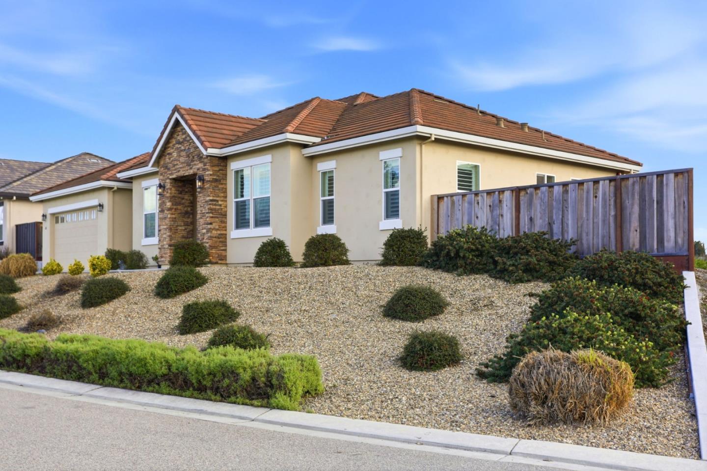 Detail Gallery Image 3 of 37 For 65 Ralphs Way, Hollister,  CA 95023 - 4 Beds | 3 Baths