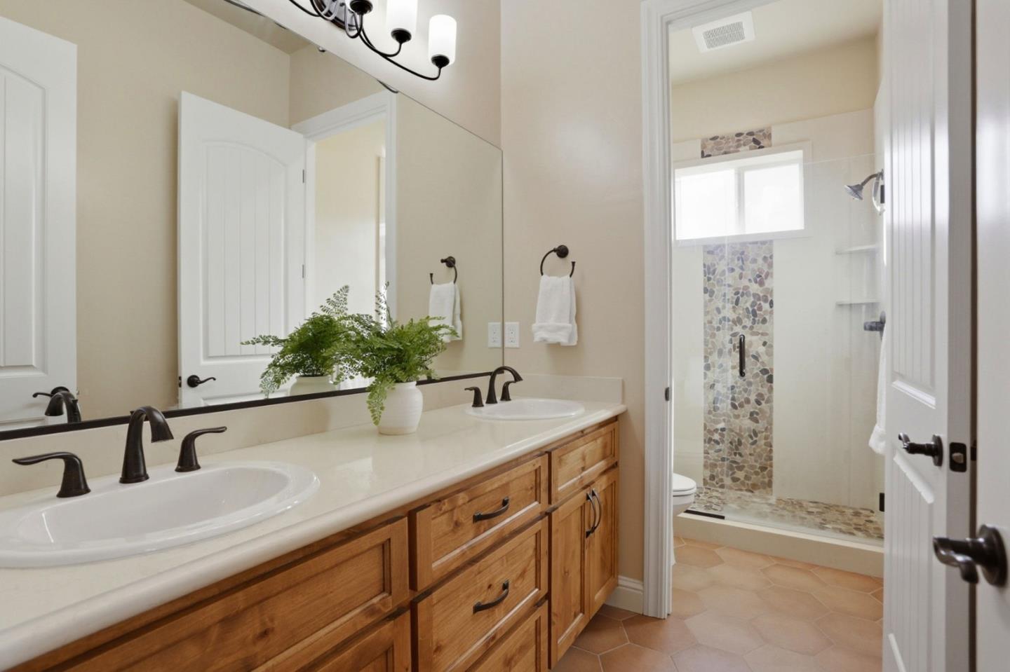 Detail Gallery Image 30 of 37 For 65 Ralphs Way, Hollister,  CA 95023 - 4 Beds | 3 Baths