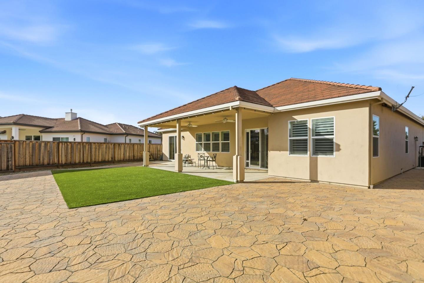 Detail Gallery Image 34 of 37 For 65 Ralphs Way, Hollister,  CA 95023 - 4 Beds | 3 Baths