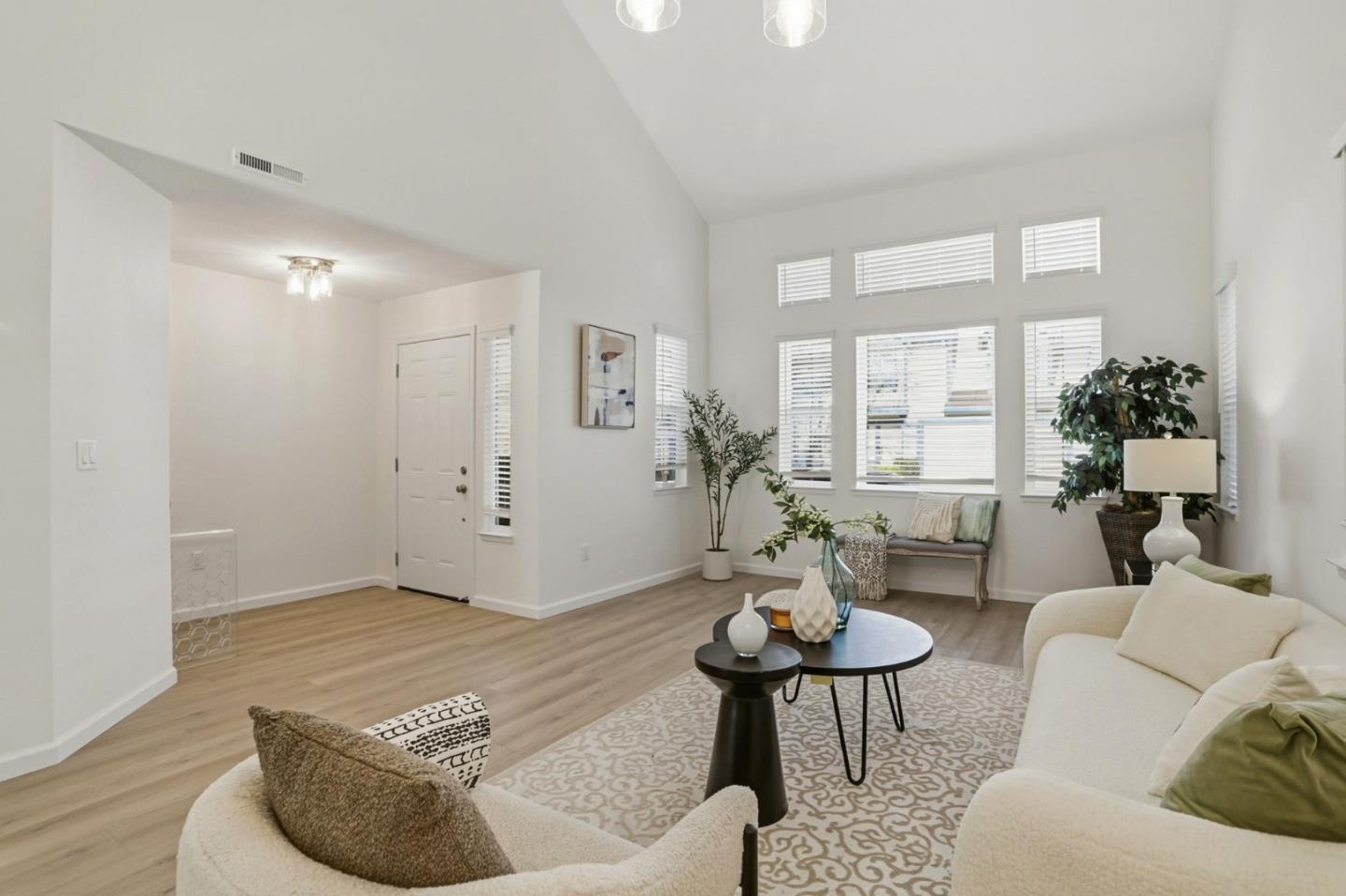 Detail Gallery Image 6 of 30 For 1430 Cuciz Ln, Milpitas,  CA 95035 - 4 Beds | 2/1 Baths