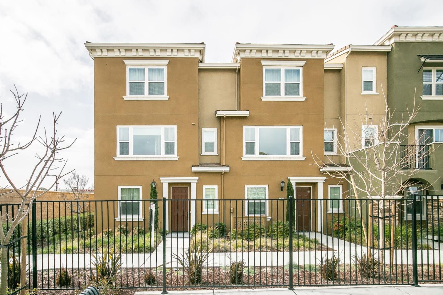 Front Image Thumbnail for ML82032012