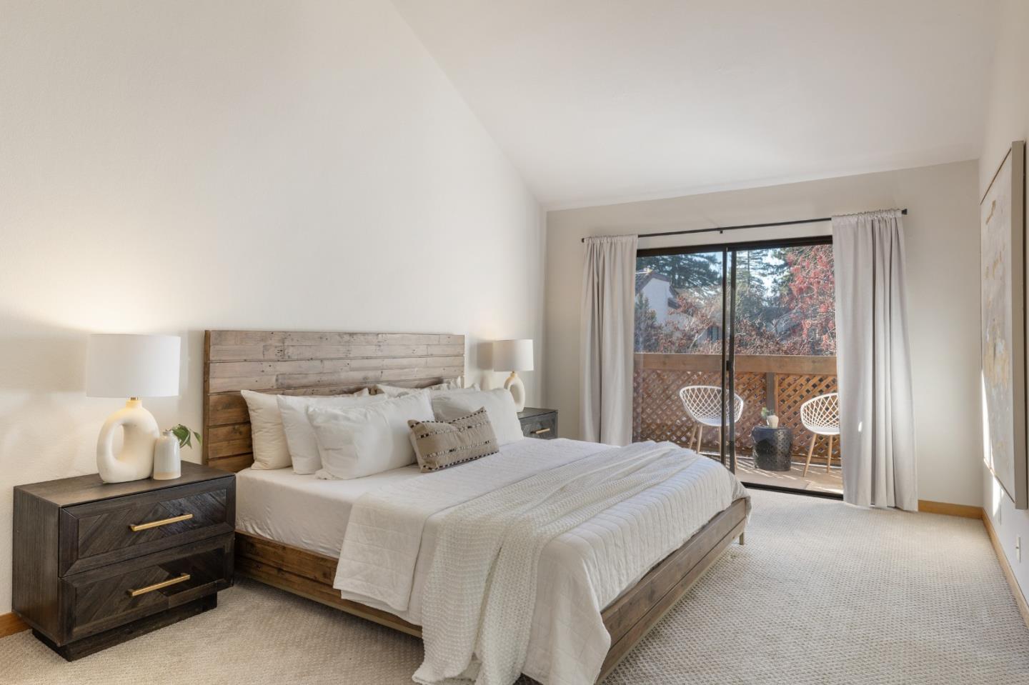 Detail Gallery Image 11 of 31 For 1467 Tyler Park Way, Mountain View,  CA 94040 - 3 Beds | 2/1 Baths