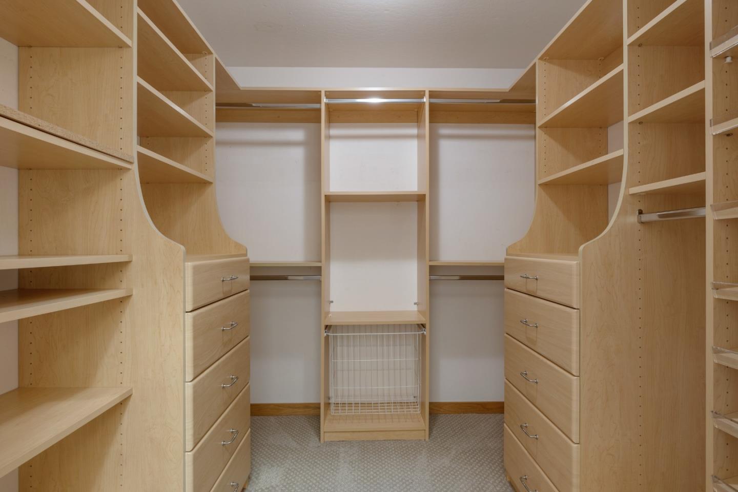 Detail Gallery Image 15 of 31 For 1467 Tyler Park Way, Mountain View,  CA 94040 - 3 Beds | 2/1 Baths