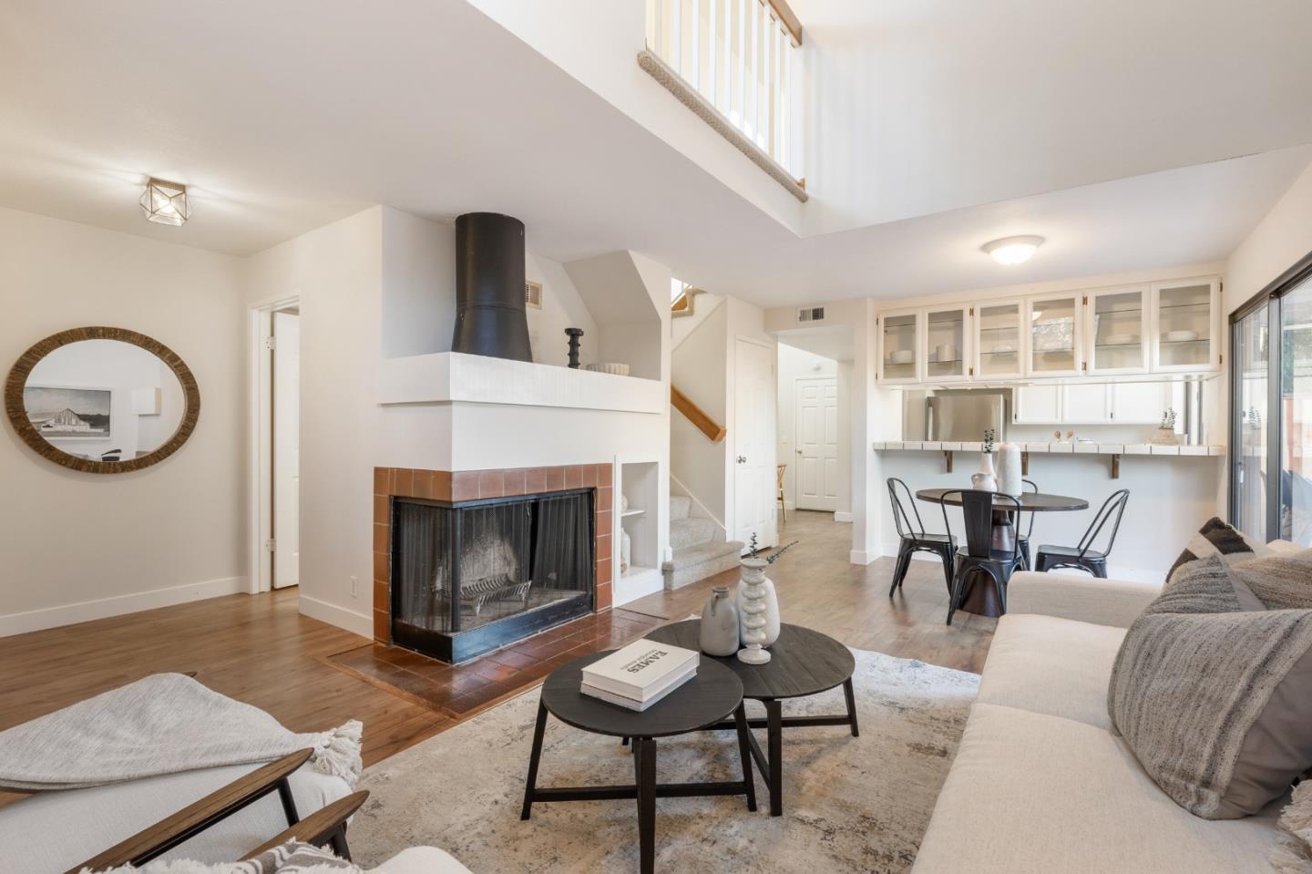 Detail Gallery Image 2 of 31 For 1467 Tyler Park Way, Mountain View,  CA 94040 - 3 Beds | 2/1 Baths