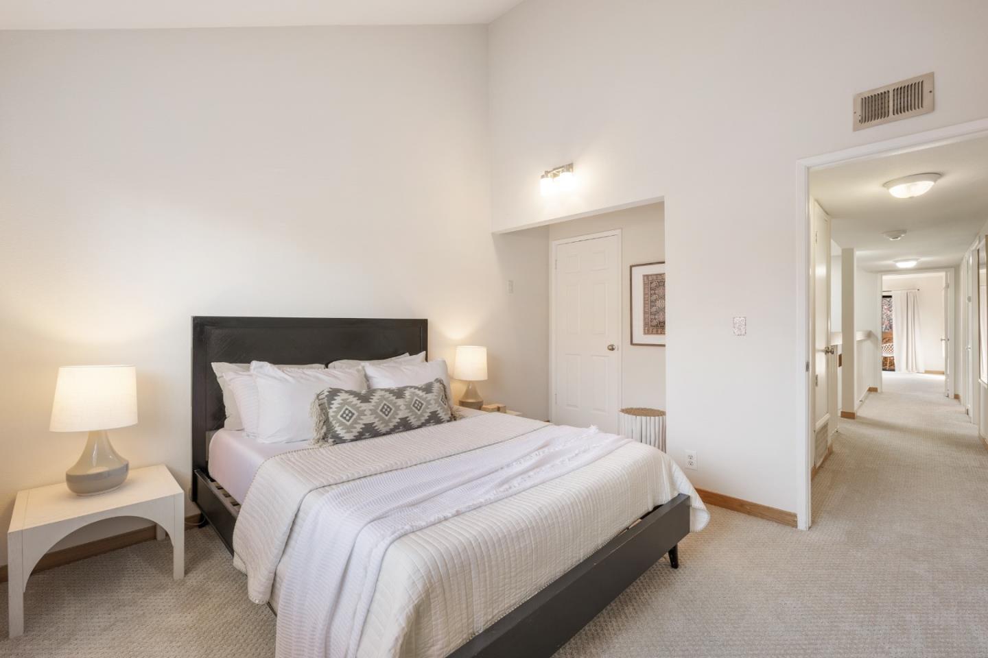 Detail Gallery Image 20 of 31 For 1467 Tyler Park Way, Mountain View,  CA 94040 - 3 Beds | 2/1 Baths