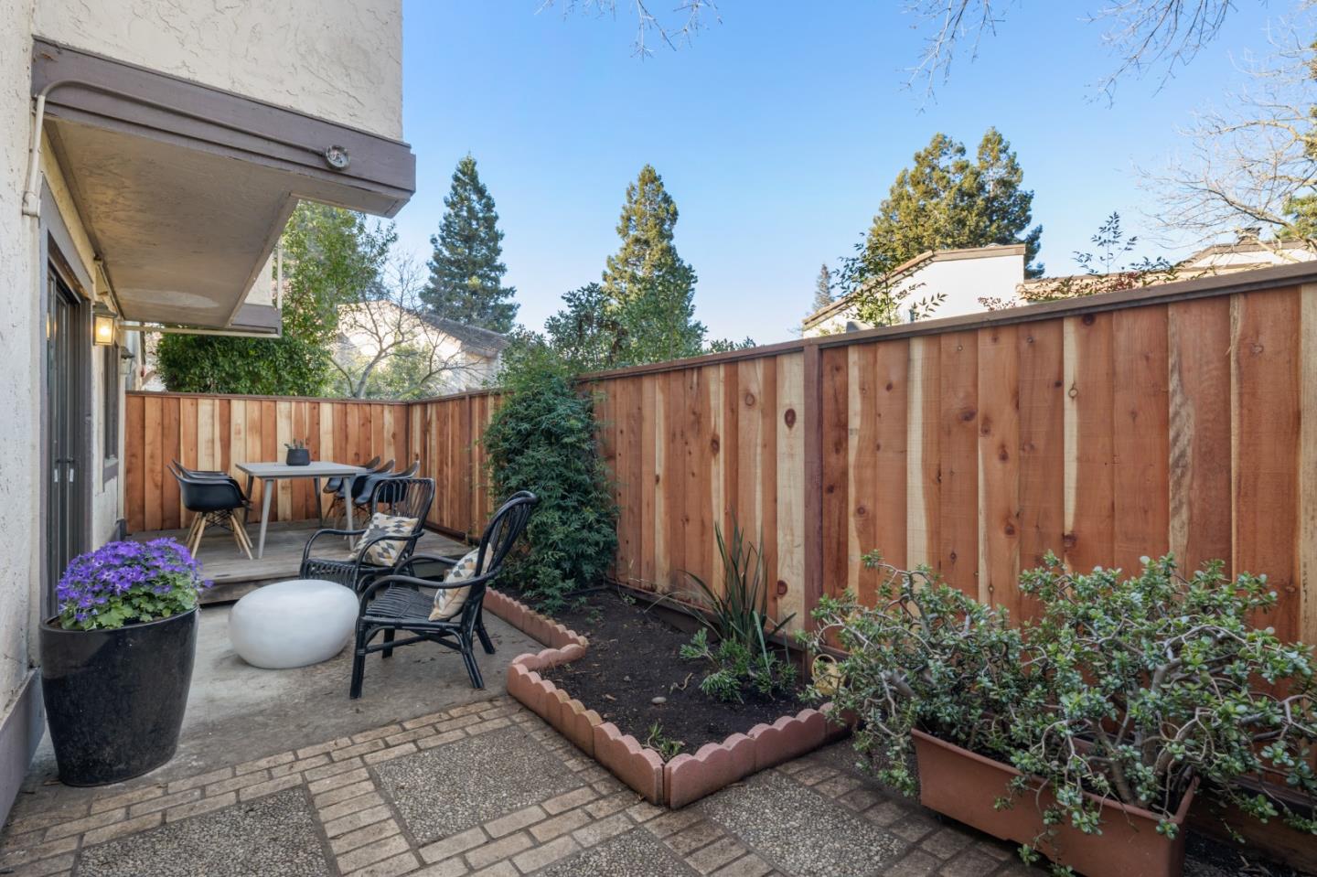 Detail Gallery Image 25 of 31 For 1467 Tyler Park Way, Mountain View,  CA 94040 - 3 Beds | 2/1 Baths
