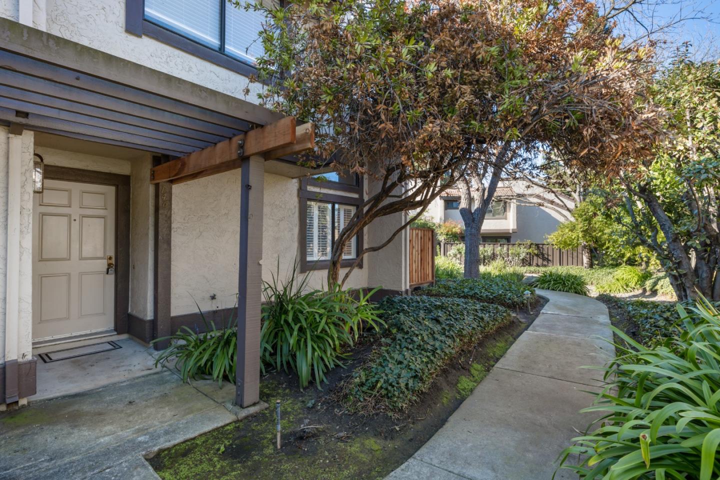 Detail Gallery Image 29 of 31 For 1467 Tyler Park Way, Mountain View,  CA 94040 - 3 Beds | 2/1 Baths