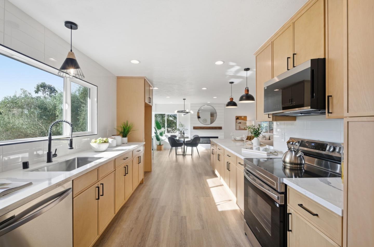 Detail Gallery Image 3 of 43 For 2478 Oakes Dr, Hayward,  CA 94542 - 3 Beds | 2 Baths