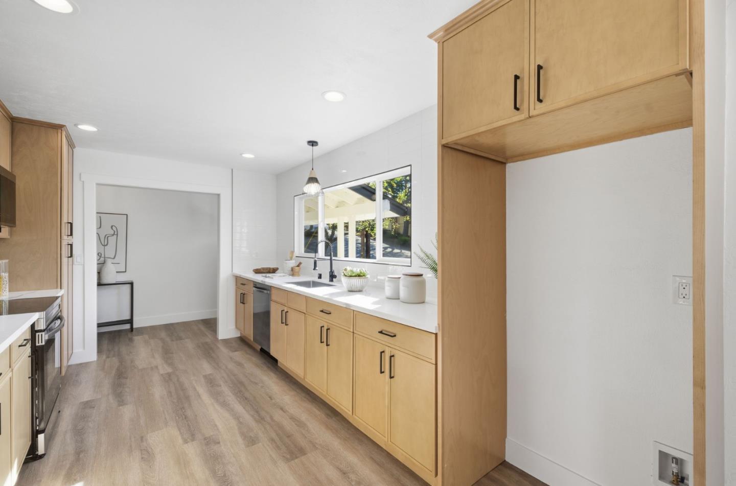 Detail Gallery Image 8 of 43 For 2478 Oakes Dr, Hayward,  CA 94542 - 3 Beds | 2 Baths