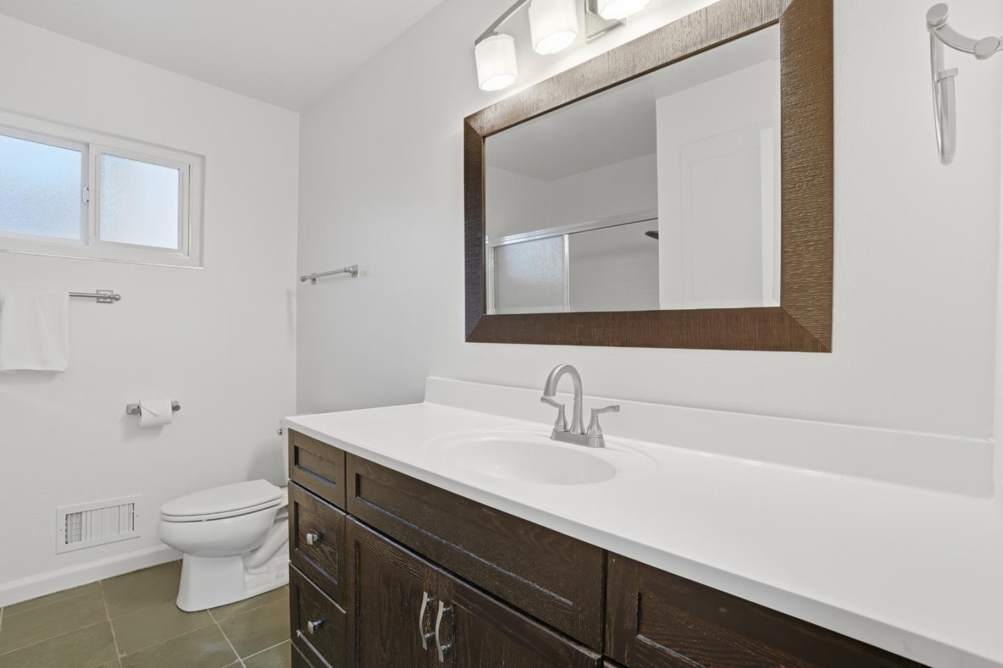 Detail Gallery Image 21 of 37 For 1272 Chelsea Way, Concord,  CA 94521 - 3 Beds | 2 Baths