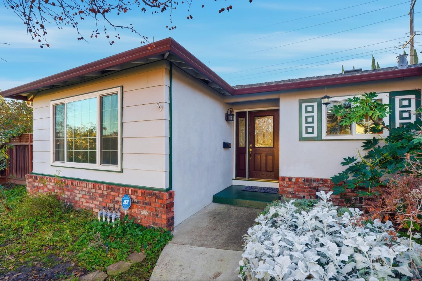 Detail Gallery Image 3 of 37 For 1272 Chelsea Way, Concord,  CA 94521 - 3 Beds | 2 Baths