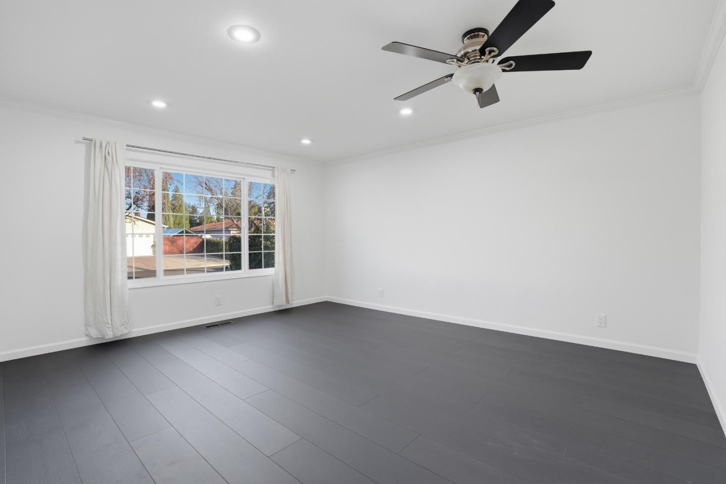 Detail Gallery Image 5 of 37 For 1272 Chelsea Way, Concord,  CA 94521 - 3 Beds | 2 Baths