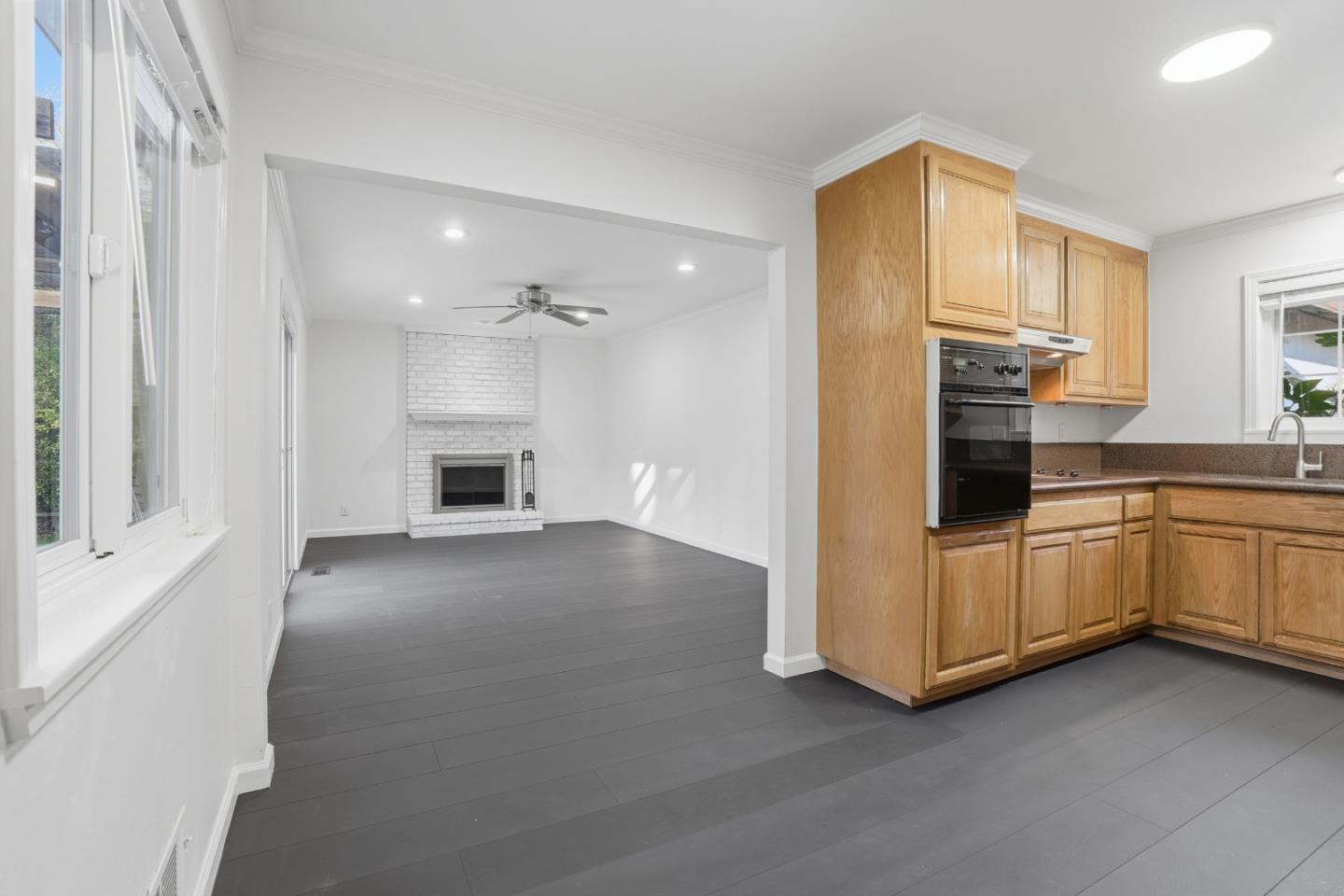 Detail Gallery Image 8 of 37 For 1272 Chelsea Way, Concord,  CA 94521 - 3 Beds | 2 Baths