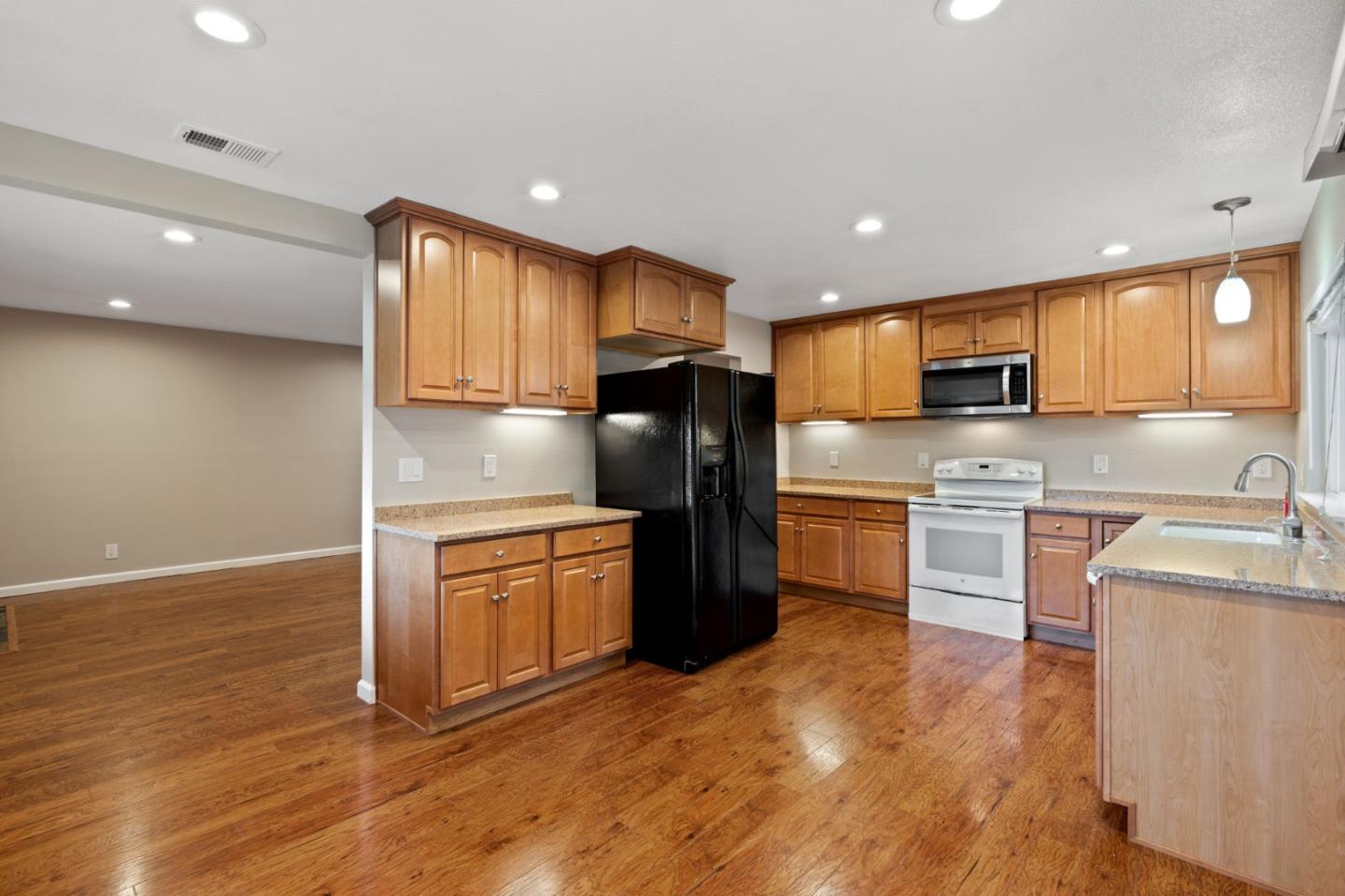 Detail Gallery Image 11 of 29 For 2695 Lyon Cir, Concord,  CA 94518 - 3 Beds | 2 Baths