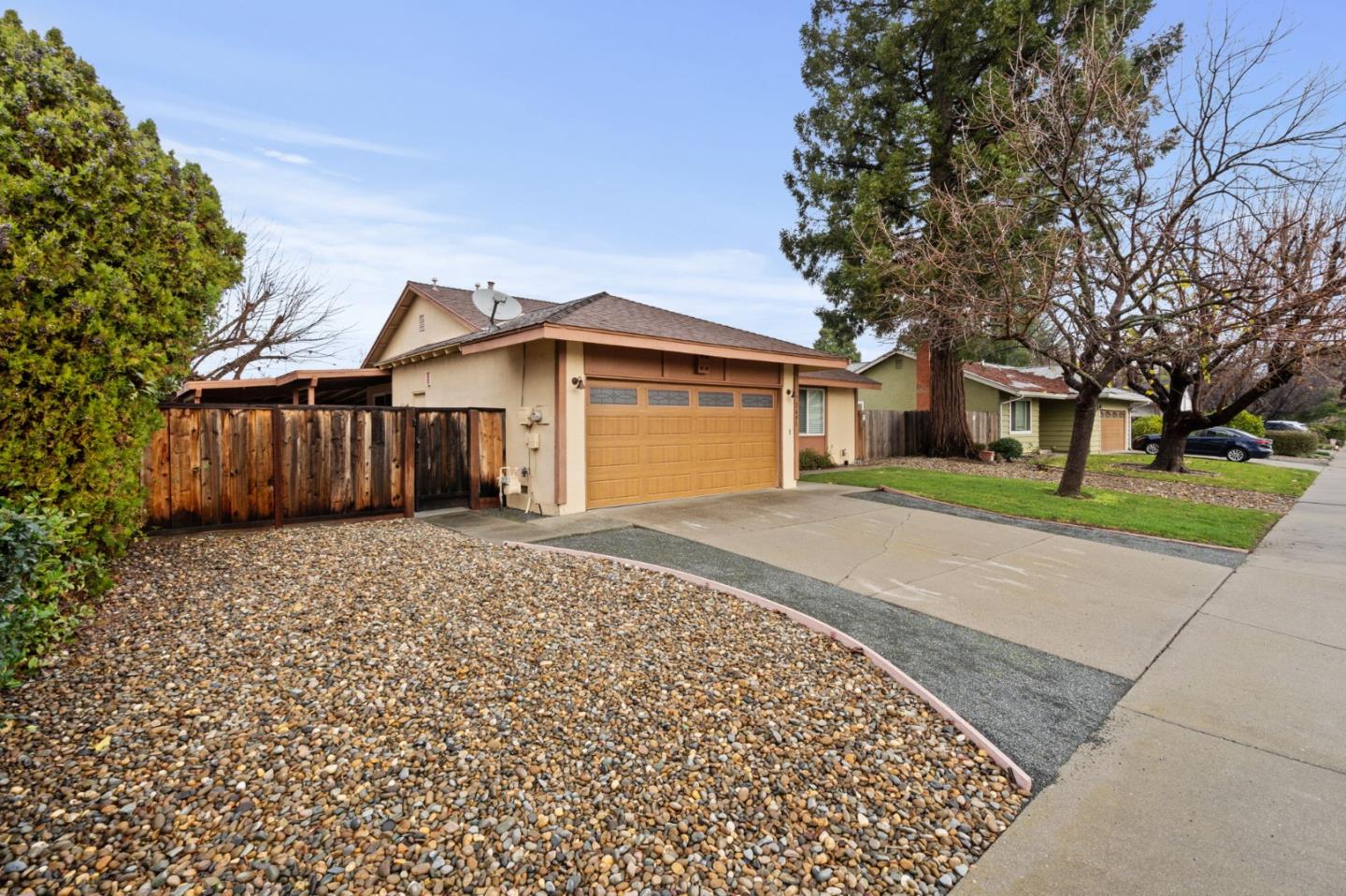 Detail Gallery Image 4 of 29 For 2695 Lyon Cir, Concord,  CA 94518 - 3 Beds | 2 Baths