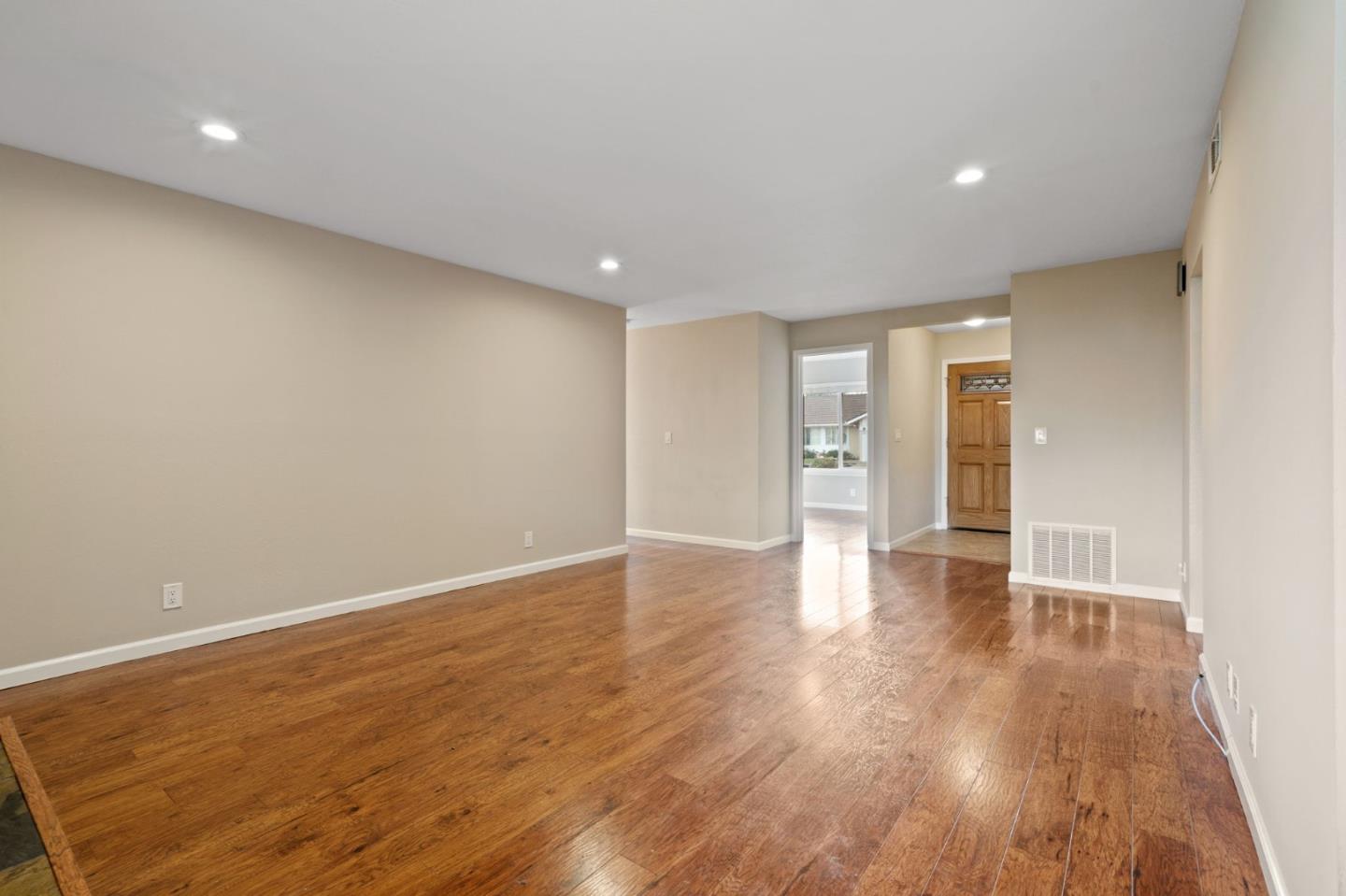 Detail Gallery Image 6 of 29 For 2695 Lyon Cir, Concord,  CA 94518 - 3 Beds | 2 Baths