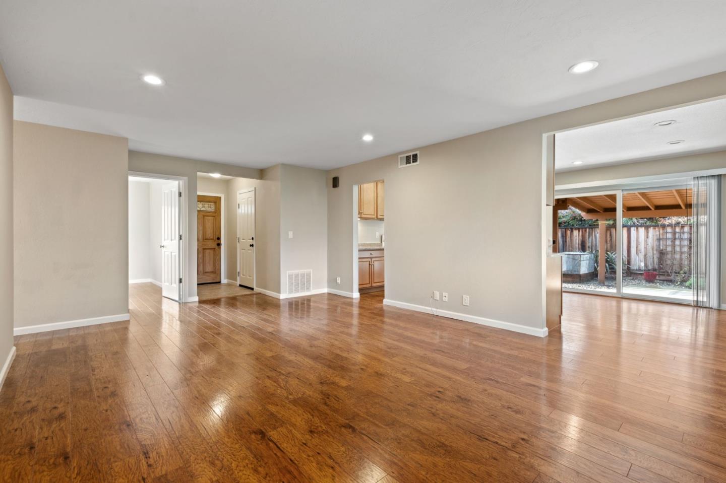 Detail Gallery Image 7 of 29 For 2695 Lyon Cir, Concord,  CA 94518 - 3 Beds | 2 Baths