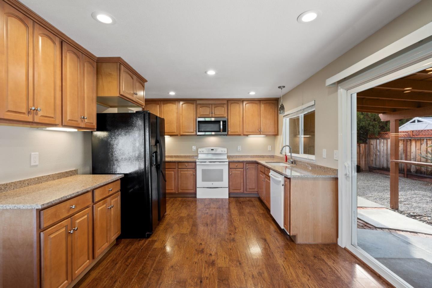 Detail Gallery Image 8 of 29 For 2695 Lyon Cir, Concord,  CA 94518 - 3 Beds | 2 Baths