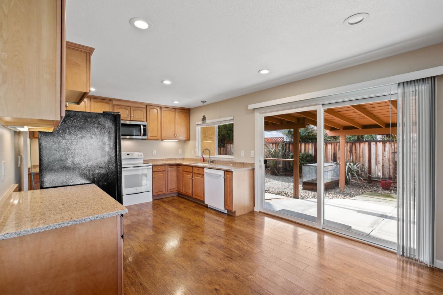Detail Gallery Image 9 of 29 For 2695 Lyon Cir, Concord,  CA 94518 - 3 Beds | 2 Baths