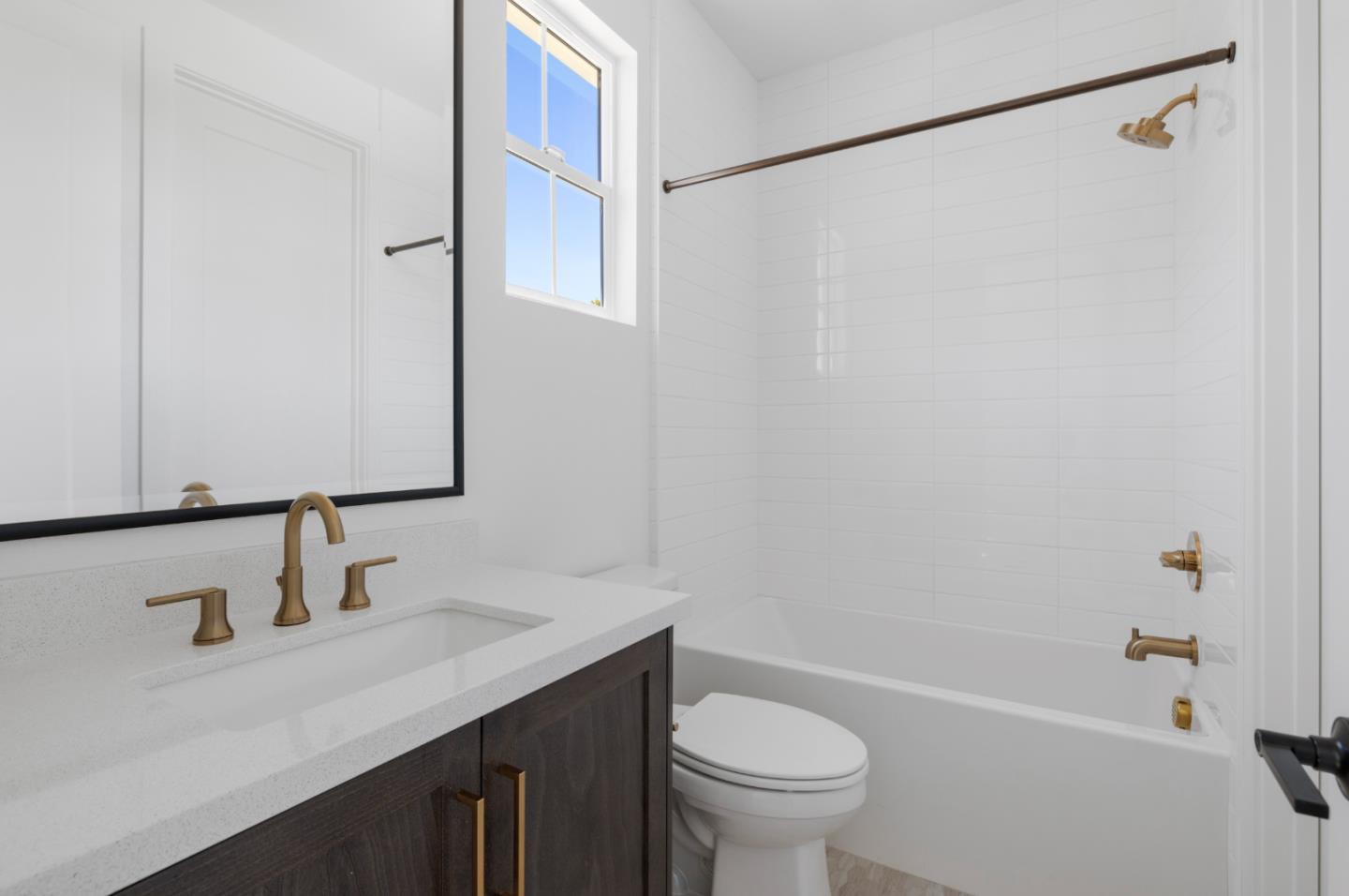 Detail Gallery Image 11 of 22 For 7384 Ailes Ct, Gilroy,  CA 95020 - 5 Beds | 4/1 Baths