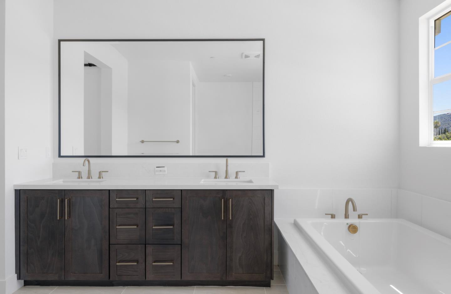 Detail Gallery Image 18 of 22 For 7384 Ailes Ct, Gilroy,  CA 95020 - 5 Beds | 4/1 Baths