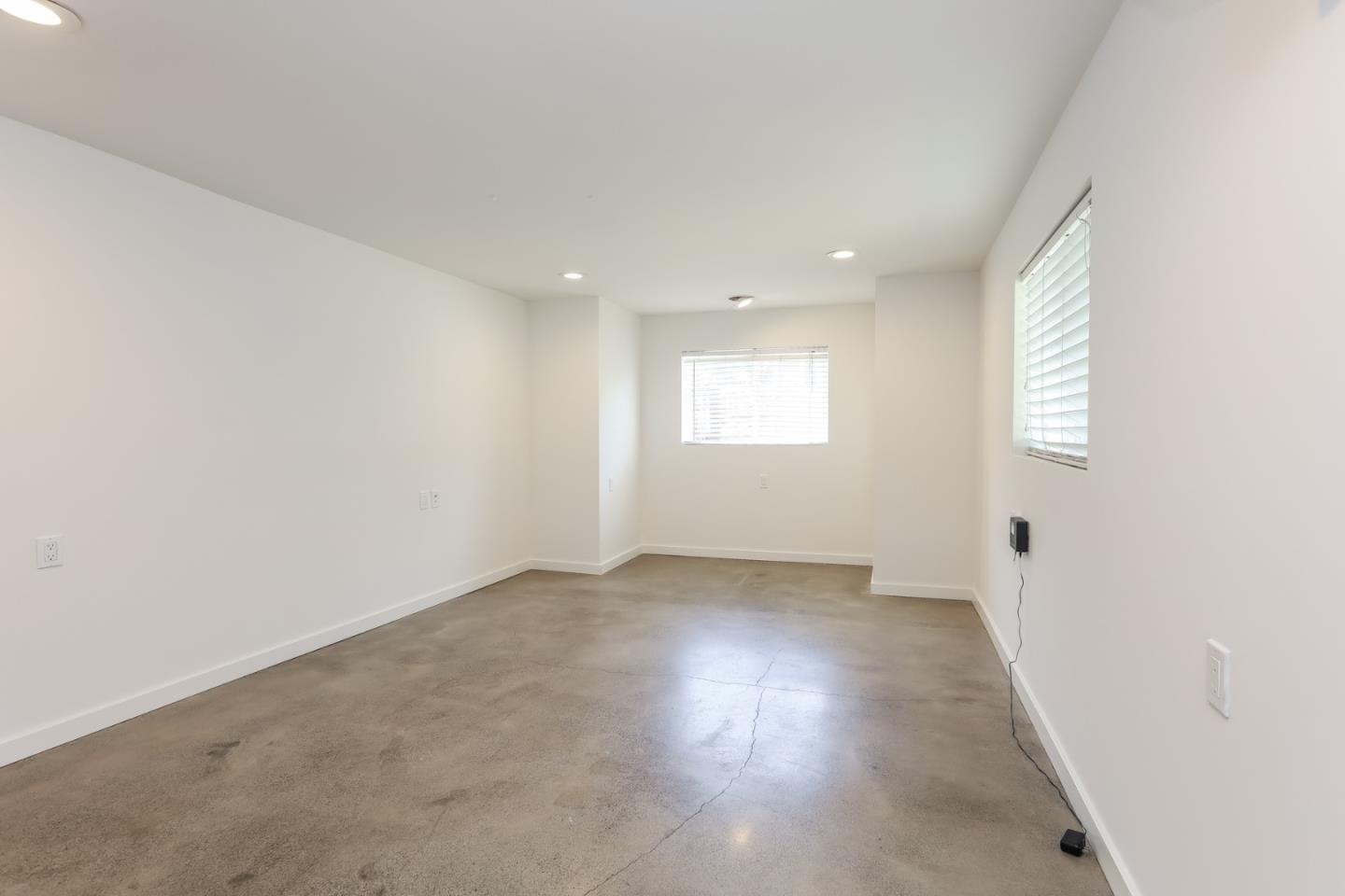 Detail Gallery Image 17 of 26 For 1432 12th St #B,  Oakland,  CA 94607 - 3 Beds | 2 Baths