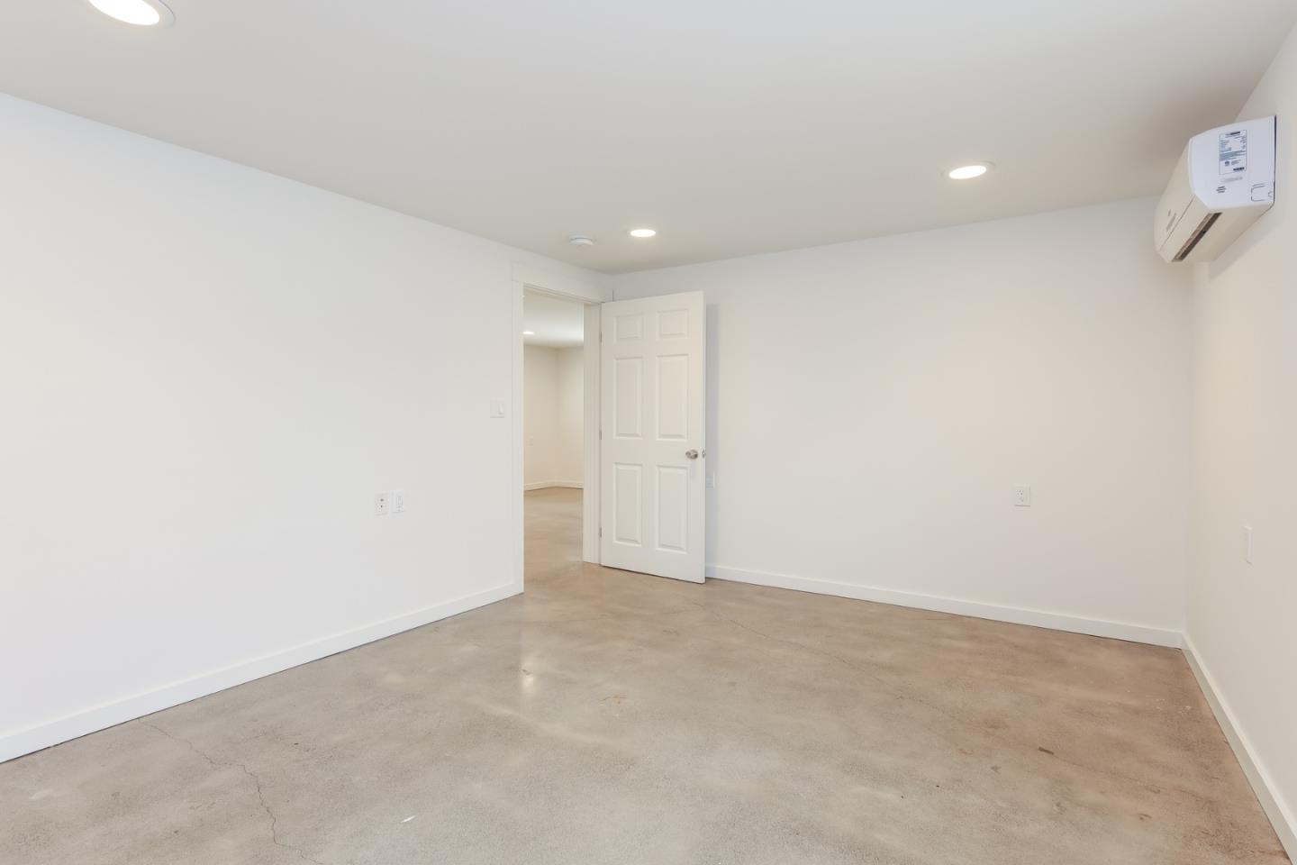 Detail Gallery Image 20 of 26 For 1432 12th St #B,  Oakland,  CA 94607 - 3 Beds | 2 Baths