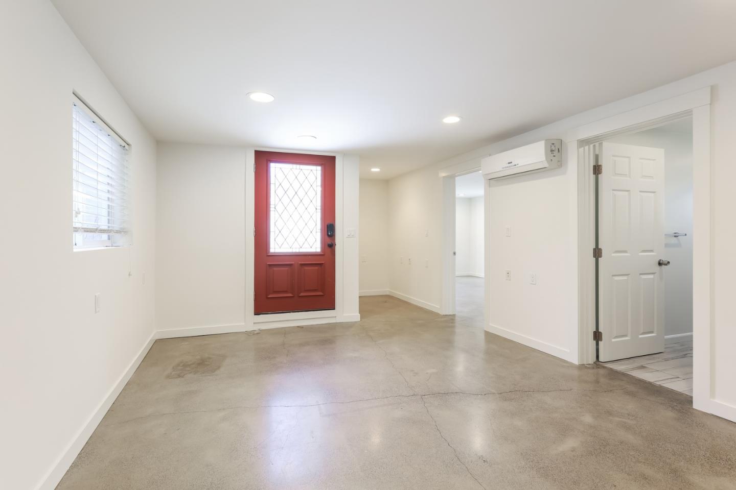 Detail Gallery Image 7 of 26 For 1432 12th St #B,  Oakland,  CA 94607 - 3 Beds | 2 Baths