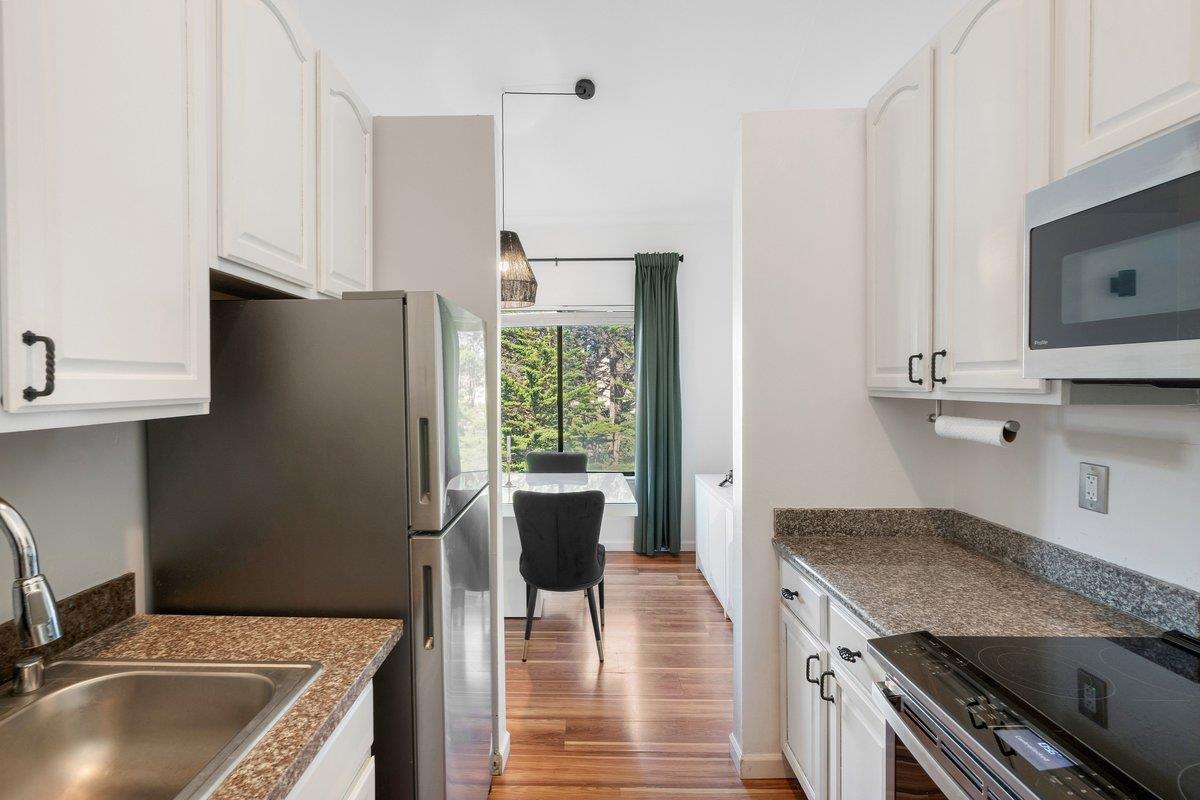 Detail Gallery Image 11 of 36 For 1 Appian Way #713-8,  South San Francisco,  CA 94080 - 2 Beds | 1/1 Baths