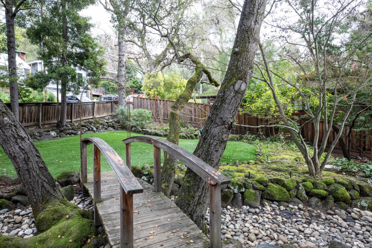 Detail Gallery Image 22 of 29 For 240 Glenwood Ave, Woodside,  CA 94062 - 3 Beds | 2 Baths