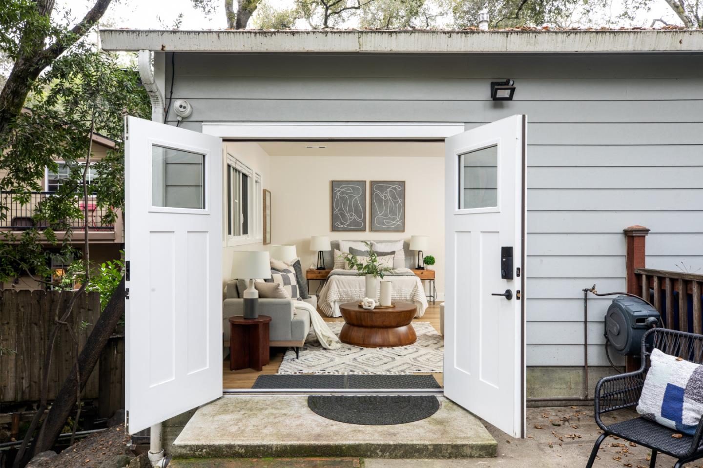 Detail Gallery Image 24 of 29 For 240 Glenwood Ave, Woodside,  CA 94062 - 3 Beds | 2 Baths