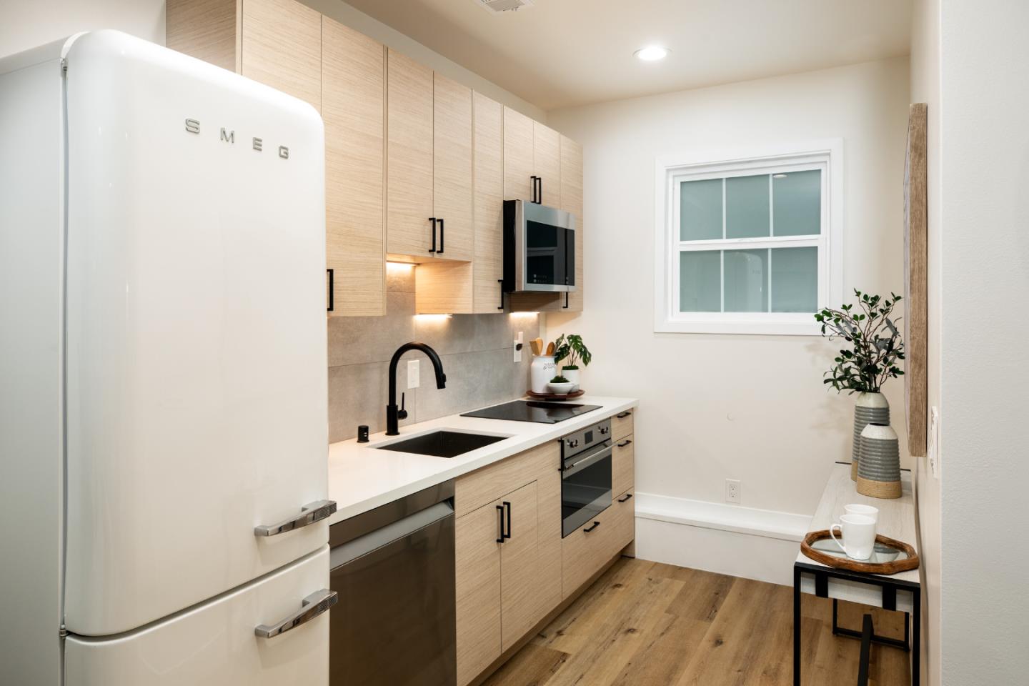 Detail Gallery Image 26 of 29 For 240 Glenwood Ave, Woodside,  CA 94062 - 3 Beds | 2 Baths