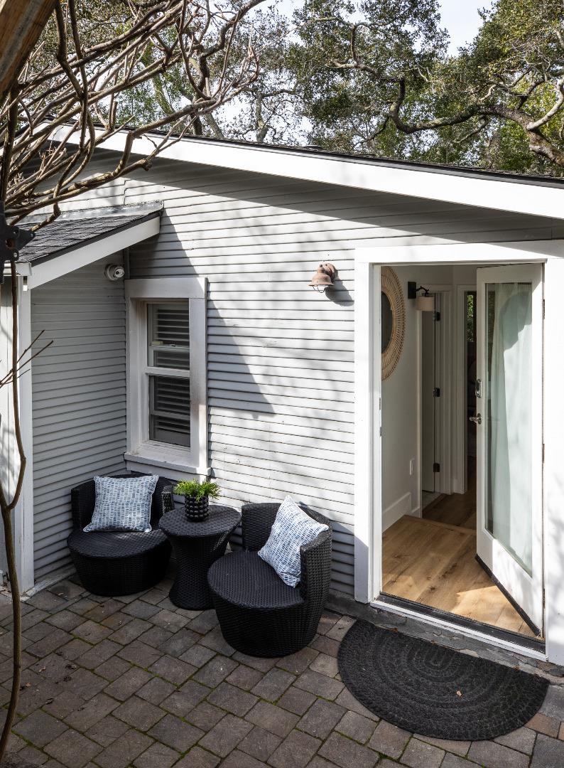 Detail Gallery Image 3 of 29 For 240 Glenwood Ave, Woodside,  CA 94062 - 3 Beds | 2 Baths