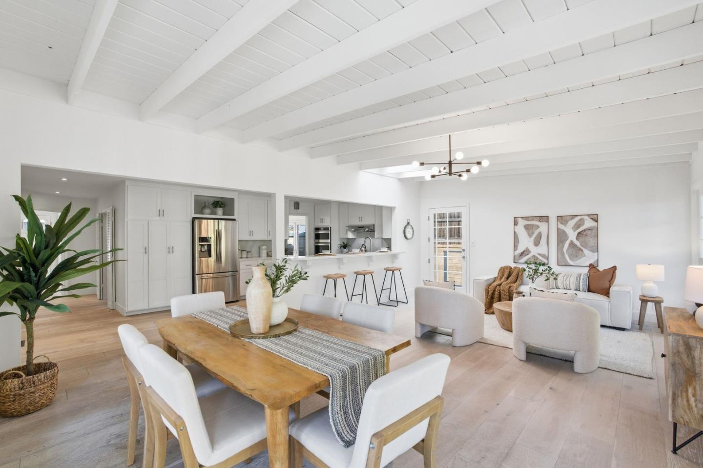 Detail Gallery Image 14 of 53 For 915 Crestview Dr, San Carlos,  CA 94070 - 4 Beds | 3 Baths