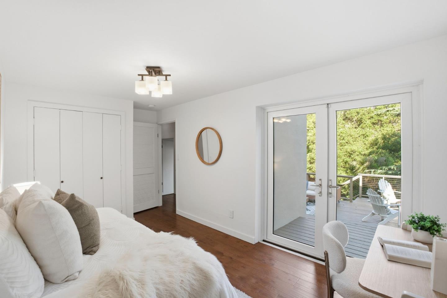 Detail Gallery Image 30 of 53 For 915 Crestview Dr, San Carlos,  CA 94070 - 4 Beds | 3 Baths