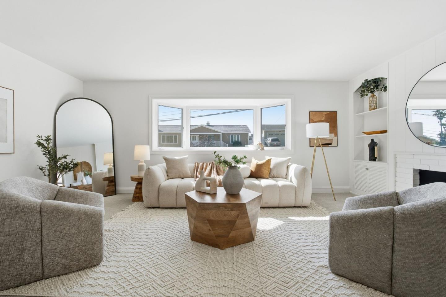 Detail Gallery Image 4 of 53 For 915 Crestview Dr, San Carlos,  CA 94070 - 4 Beds | 3 Baths