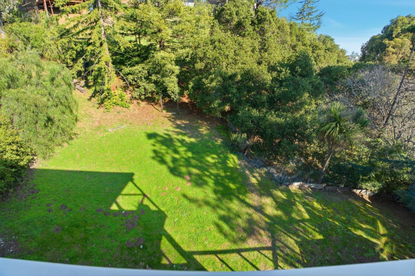 Detail Gallery Image 47 of 53 For 915 Crestview Dr, San Carlos,  CA 94070 - 4 Beds | 3 Baths