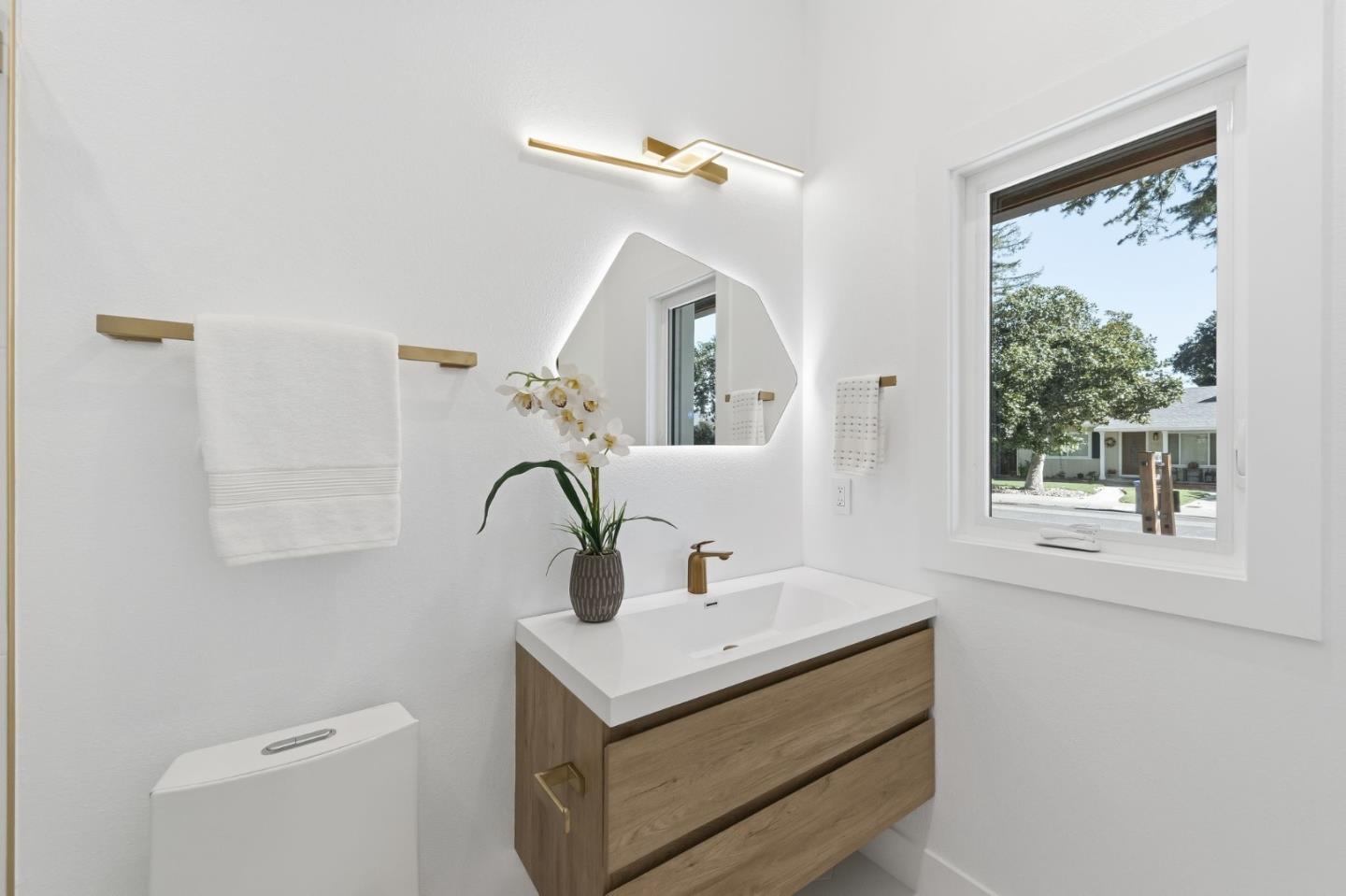 Detail Gallery Image 15 of 38 For 1748 Crane Ave, Mountain View,  CA 94040 - 4 Beds | 3/1 Baths