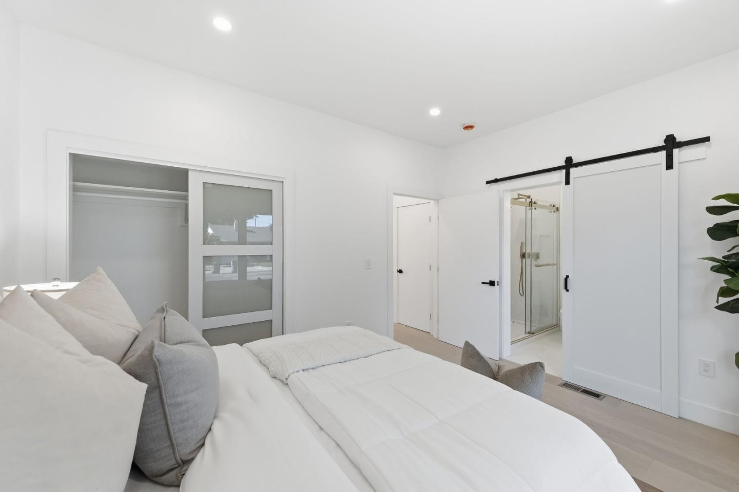 Detail Gallery Image 18 of 38 For 1748 Crane Ave, Mountain View,  CA 94040 - 4 Beds | 3/1 Baths