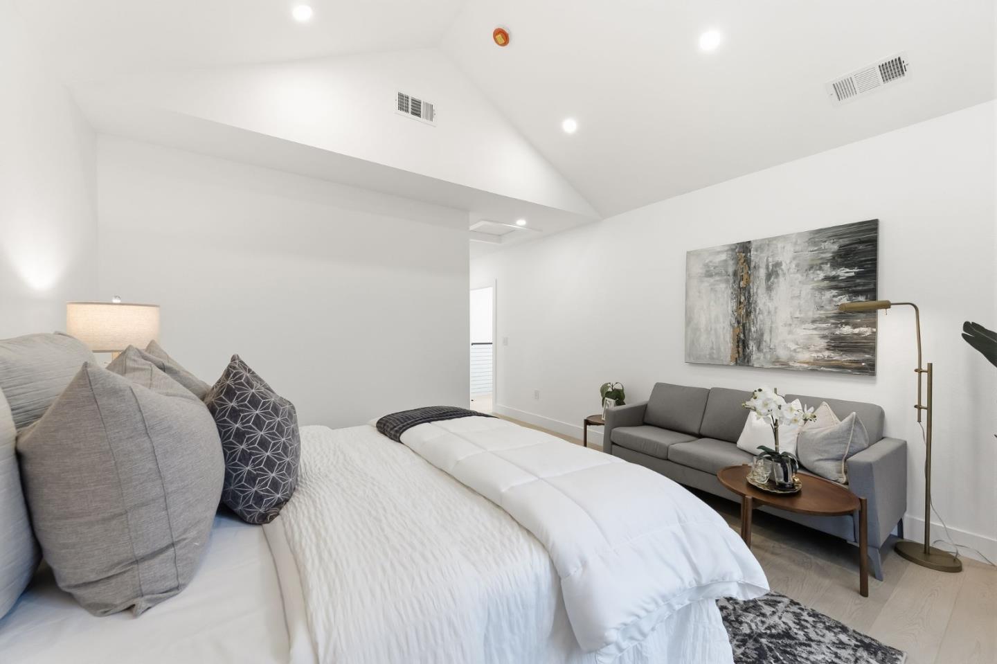 Detail Gallery Image 27 of 38 For 1748 Crane Ave, Mountain View,  CA 94040 - 4 Beds | 3/1 Baths