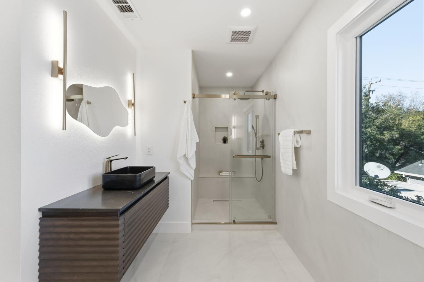 Detail Gallery Image 29 of 38 For 1748 Crane Ave, Mountain View,  CA 94040 - 4 Beds | 3/1 Baths