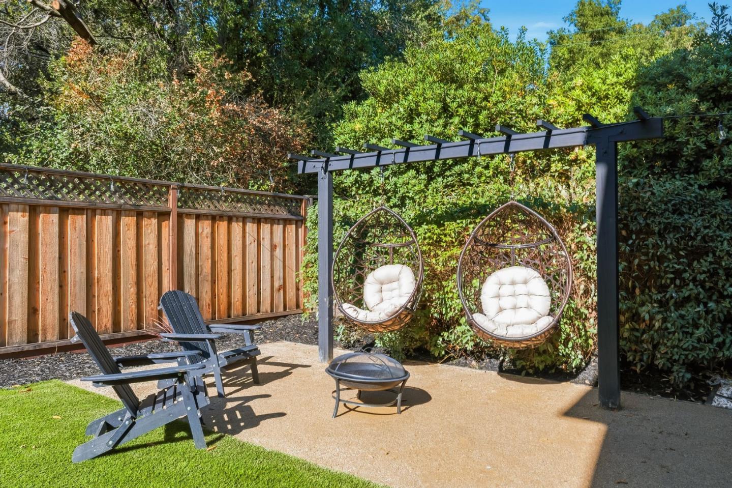 Detail Gallery Image 33 of 38 For 1748 Crane Ave, Mountain View,  CA 94040 - 4 Beds | 3/1 Baths