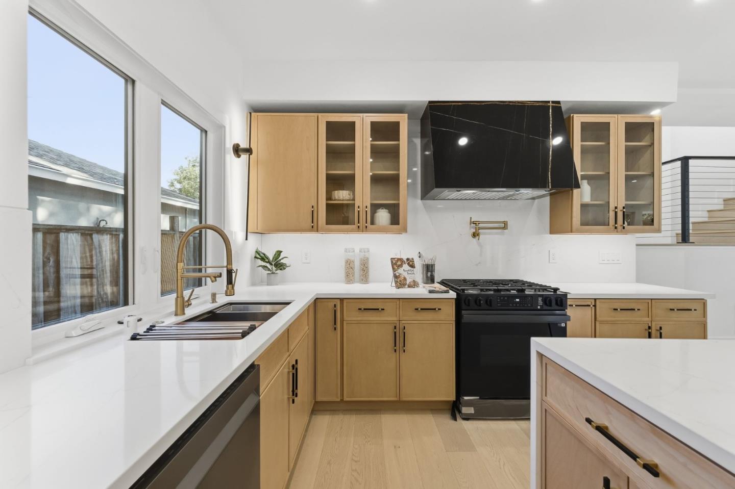 Detail Gallery Image 6 of 38 For 1748 Crane Ave, Mountain View,  CA 94040 - 4 Beds | 3/1 Baths