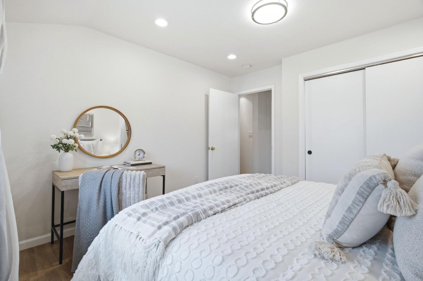 Detail Gallery Image 25 of 46 For 1071 Colony Hills Ln, Cupertino,  CA 95014 - 5 Beds | 3/1 Baths