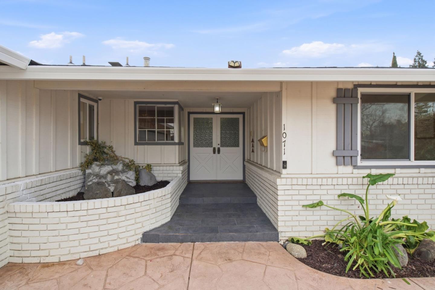 Detail Gallery Image 39 of 46 For 1071 Colony Hills Ln, Cupertino,  CA 95014 - 5 Beds | 3/1 Baths