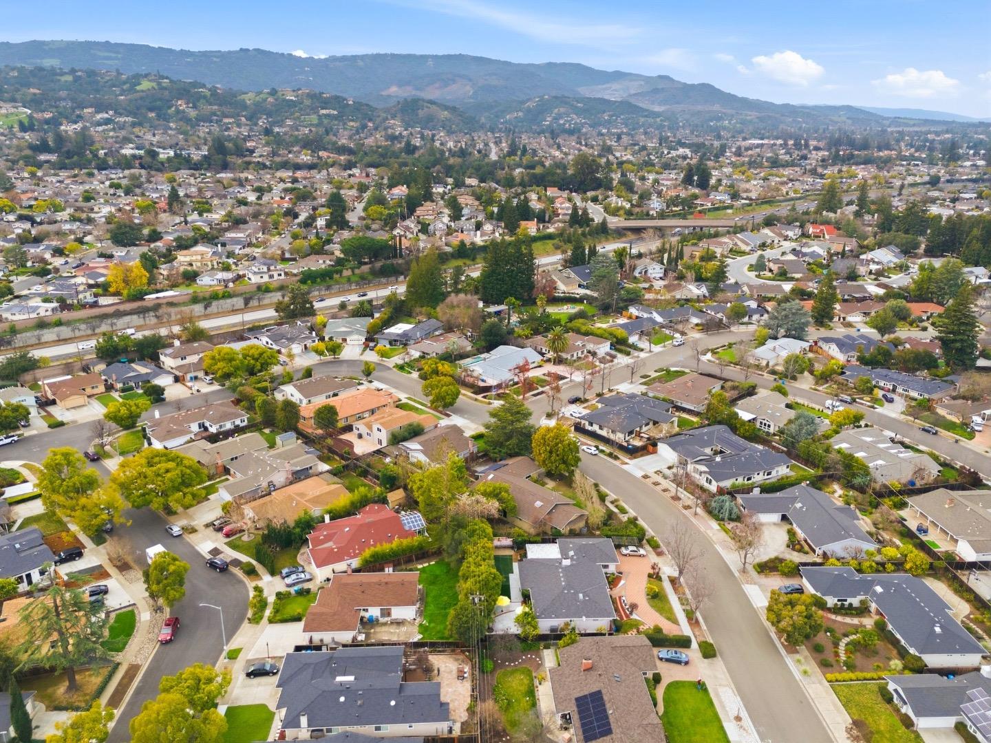 Detail Gallery Image 41 of 46 For 1071 Colony Hills Ln, Cupertino,  CA 95014 - 5 Beds | 3/1 Baths