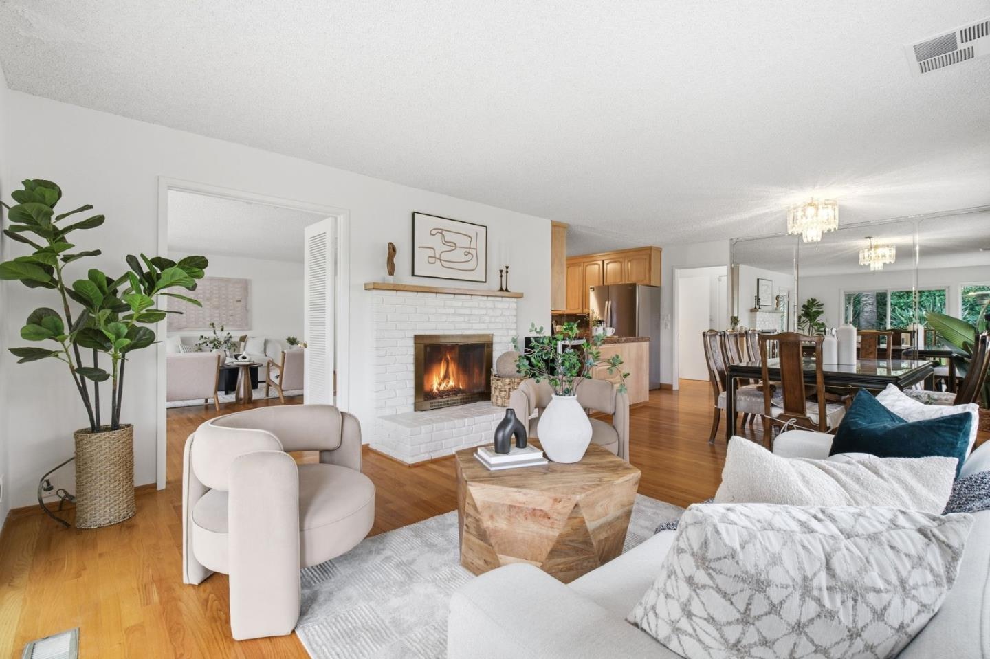 Detail Gallery Image 6 of 46 For 1071 Colony Hills Ln, Cupertino,  CA 95014 - 5 Beds | 3/1 Baths